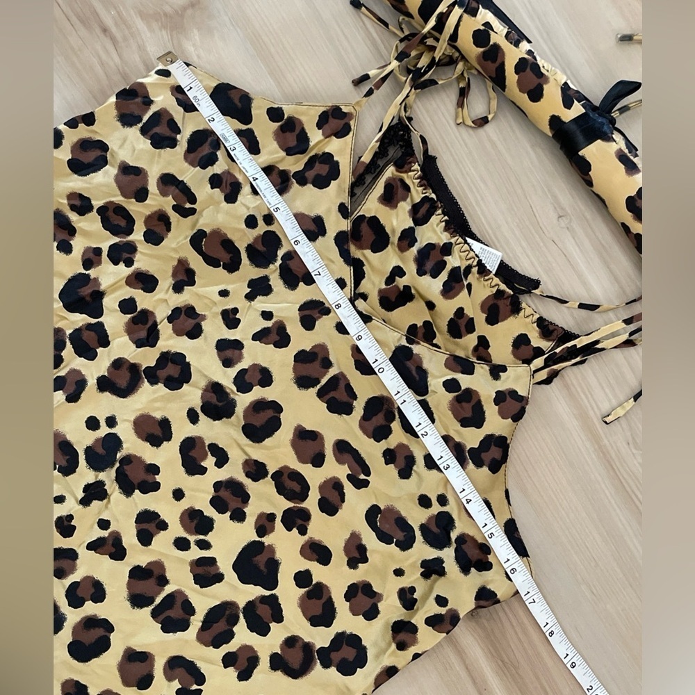 Silkscreen sleepwear set Women's
100% Silk Size large - Picture 9 of 13